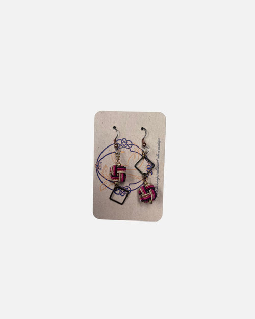 Boucles d'oreilles asymétriques mizuhiki